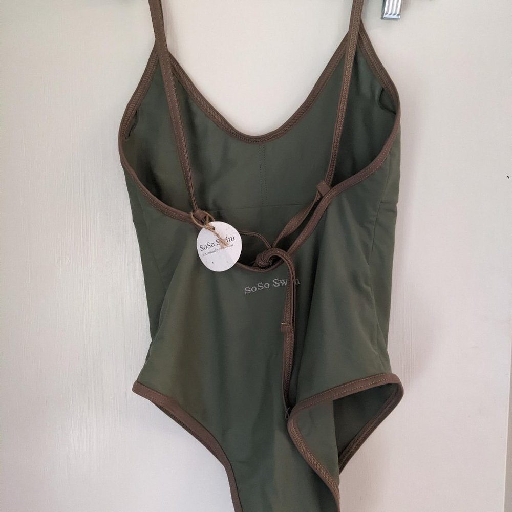 NWT - SoSo Swim Classic One-Piece (S, Green)